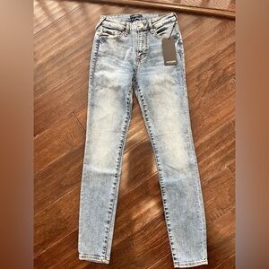 NWT True Religion Halle Jeans